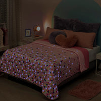 HEARTS GLOWS IN THE DARKNESS SPECIAL FABRIC ULTRA SLIM REVERSIBLE COMFORTER 1 PCS QUEEN SIZE